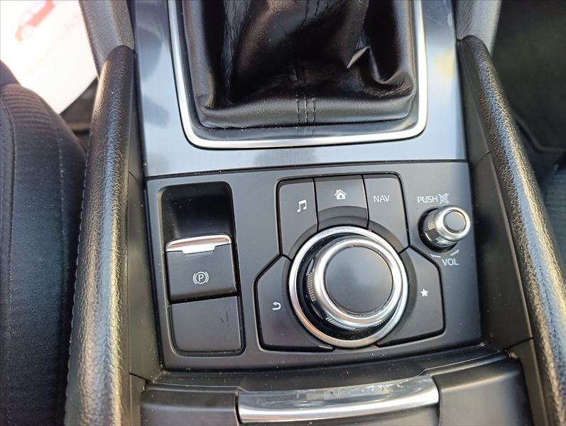 Mazda 6 2,2 D Aut.klima Navigace Tažné - fotka 19 z 41