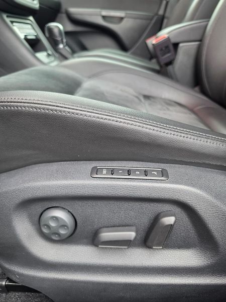 Volkswagen Sharan 2.0TDI DSG 4x4 7-M Webasto TZ - fotka 9 z 33