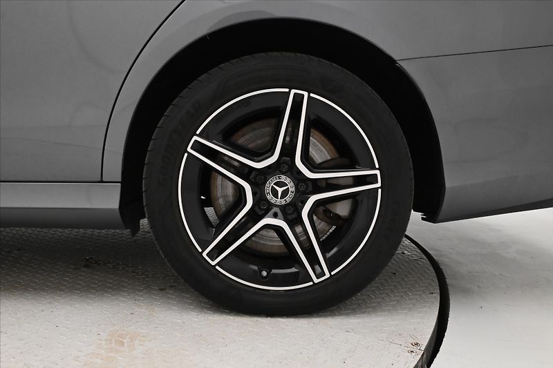 Mercedes-Benz Třídy E 2,0 300de 225kW 4Matic Záruka - fotka 30 z 30