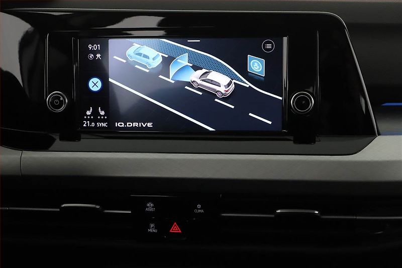 Volkswagen Golf (2020) Life 1.5 TSI, Serv.kniha - fotka 10 z 17