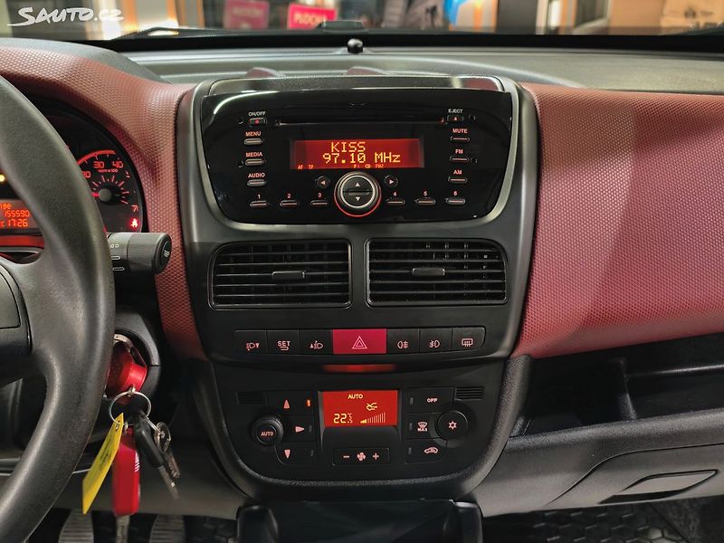 Fiat Dobló 2.0MJT 99kW KLIMA VÝHŘEVY, PDC - fotka 13 z 20