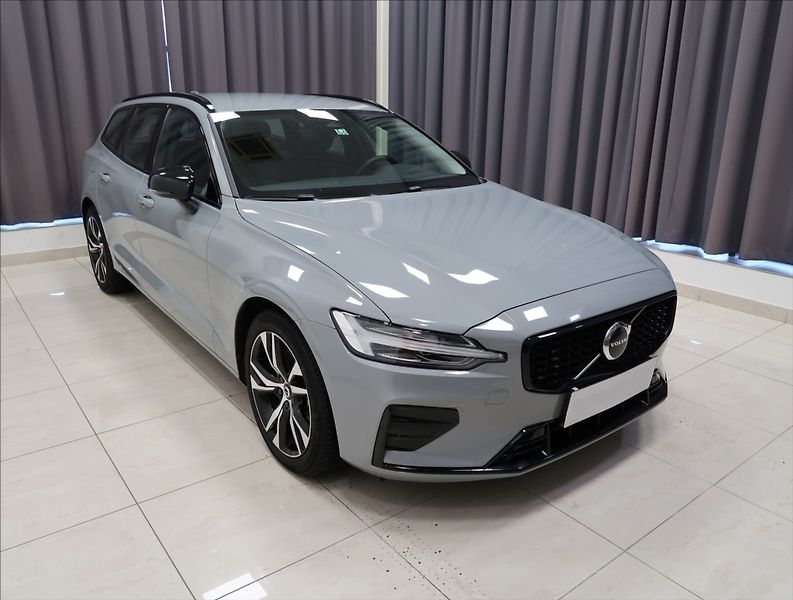Volvo V60 2,0 B4 AT PLUS NAVI KAMERA ČR - fotka 3 z 24