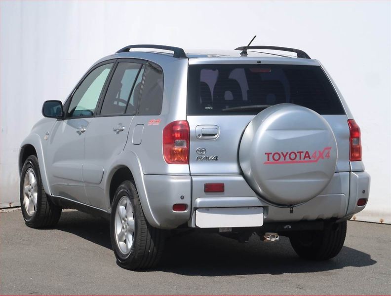 Toyota RAV4 (2002) 2.0 D-4D , 4X4, Park. senzory - fotka 4 z 16