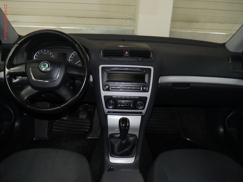 Škoda Octavia (2012) 2.0 TDi, 2.maj,ČR, Klima - fotka 8 z 20