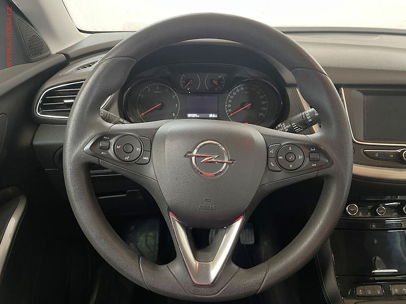 Opel Grandland X (2018) 1.2T, Edition, TZ - fotka 16 z 16