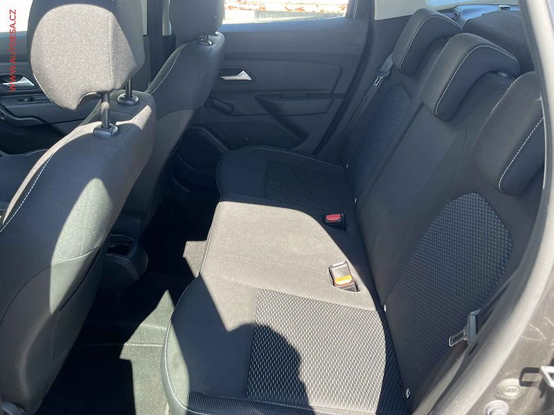 Dacia Duster (2018) 1.6 SCe, Comfort, kamera, TZ - fotka 10 z 13