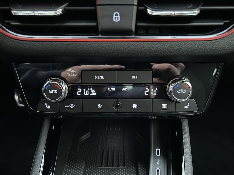 Škoda Scala 1.5 TSI Monte Carlo - fotka 13 z 28