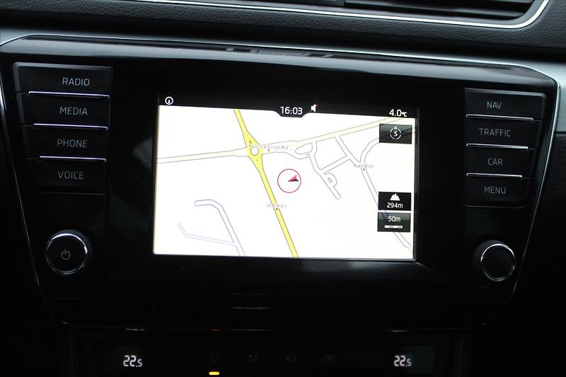 Škoda Superb 2.0 TDI 110kW DSG BIXENON NAVI - fotka 17 z 21