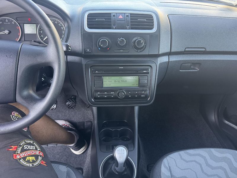 Škoda Fabia 1.2i 51KW AMBITION - fotka 12 z 18