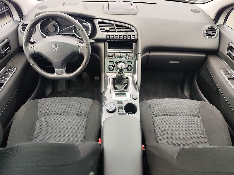 Peugeot 3008 2.0 HDI/110kW Premium - fotka 14 z 32