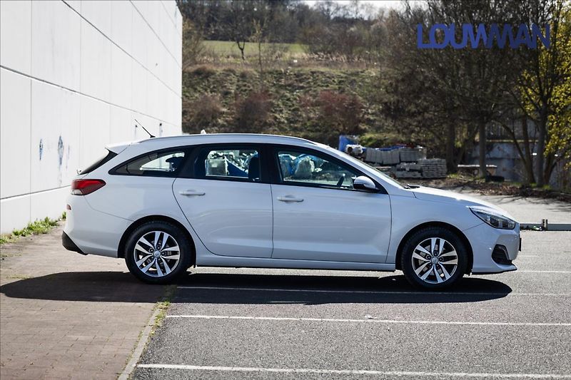 Hyundai i30 1,4 T-GDI Trikolor - fotka 21 z 21