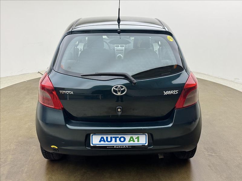 Toyota Yaris 1,3 64kW KLIMA ČR ZÁNOVNÍ LPG - fotka 5 z 23