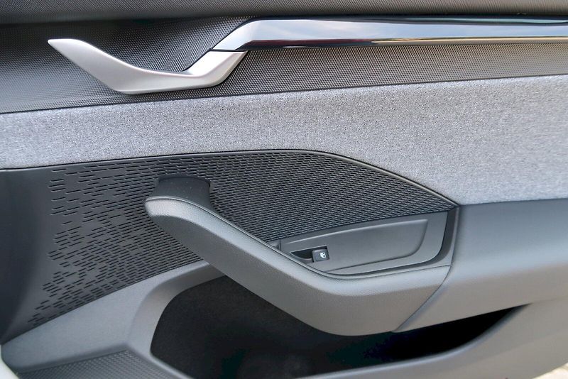 Škoda Octavia (2024) Combi TOP SELECTION 1,5 TSI M- - fotka 16 z 32
