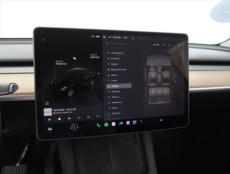 Tesla Model Y (2022) Long Range AWD 79kWh, SoH 91% - fotka 24 z 33