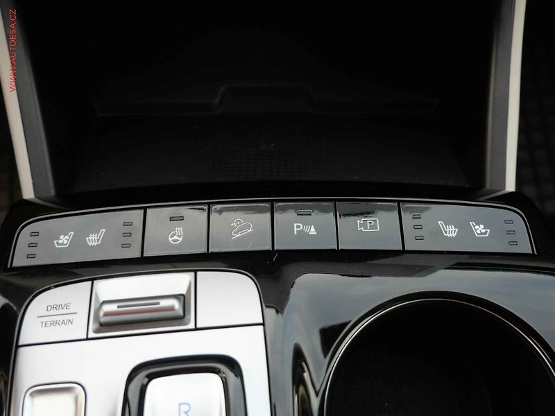 Hyundai Tucson (2021) 1.6TGDi HEV 4x4, 1.maj,ČR - fotka 17 z 27