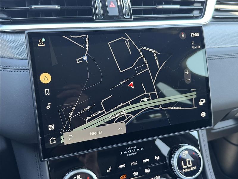 Jaguar F-Pace 5,0 SVR P575 AT AWD MY25.5 ČR - fotka 22 z 39