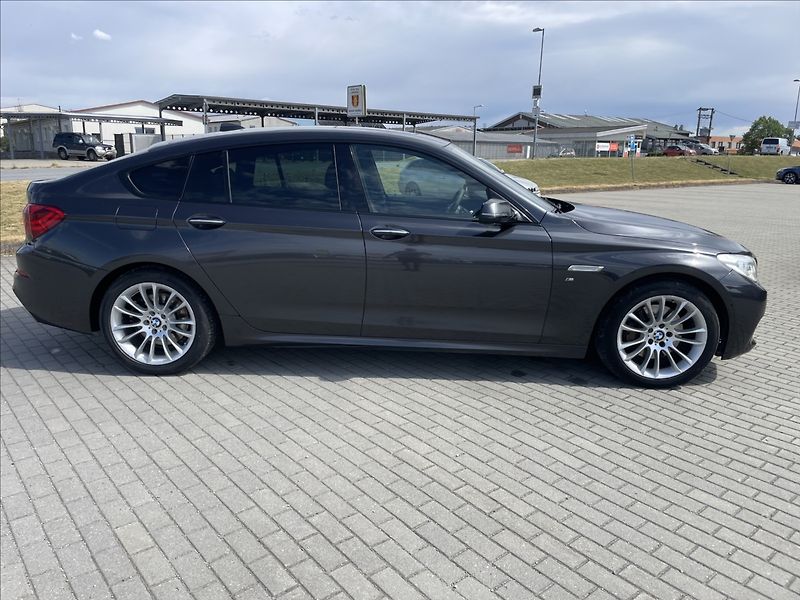 BMW Řada 5 3,0 GT 190kw 530d M-Paket Pano - fotka 36 z 37