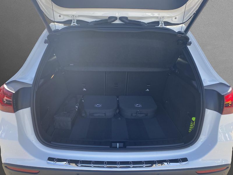 Mercedes-Benz GLA GLA 250e AMG - fotka 16 z 28