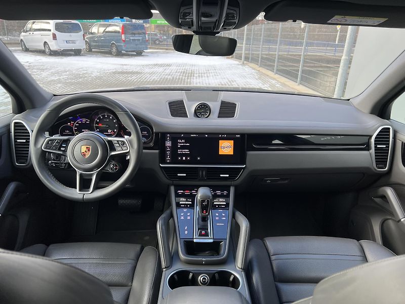 Porsche Cayenne (2018) 3.0i*V6*250KW*E-Hybrid - fotka 15 z 40