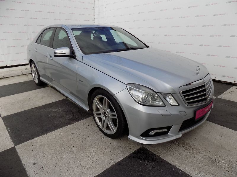 Mercedes-Benz Třídy E (2009) 220d/AMG-Line/AT/LED/bi-xenon/ - fotka 5 z 37