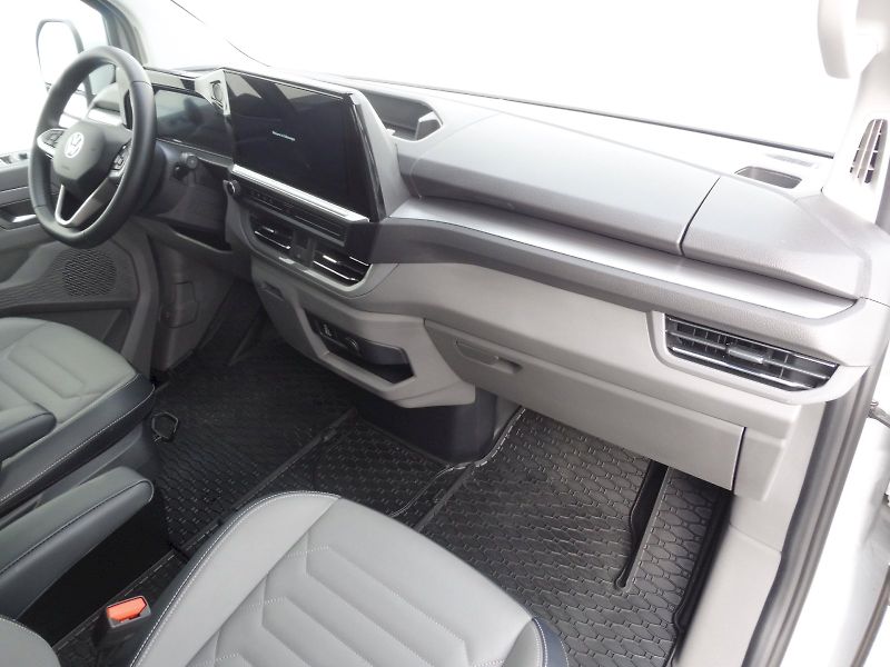 Volkswagen Caravelle (2026) Style DR 2,0 TDI 125kW 8AUT 4M - fotka 8 z 31