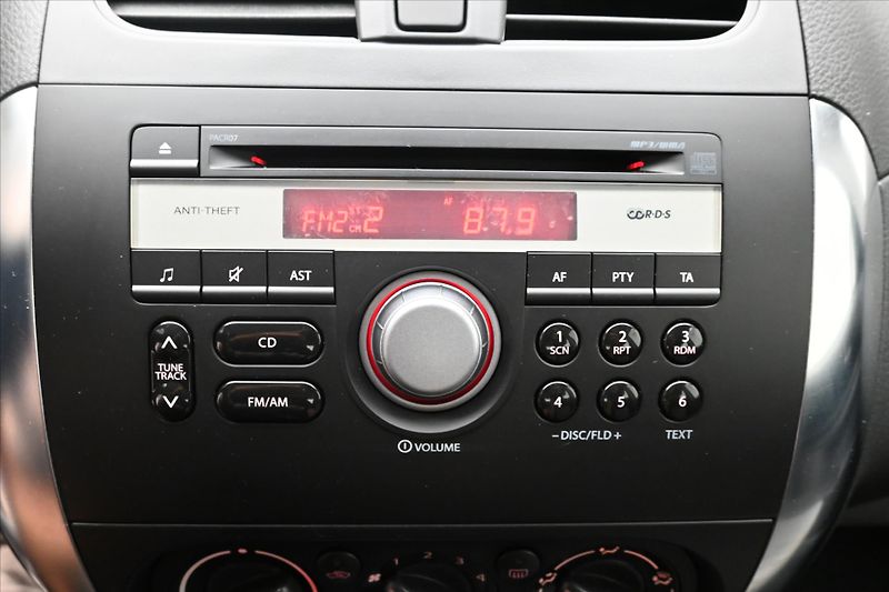 Suzuki SX4 1,6 88kW 4x4 Tažné Nová STK - fotka 19 z 29