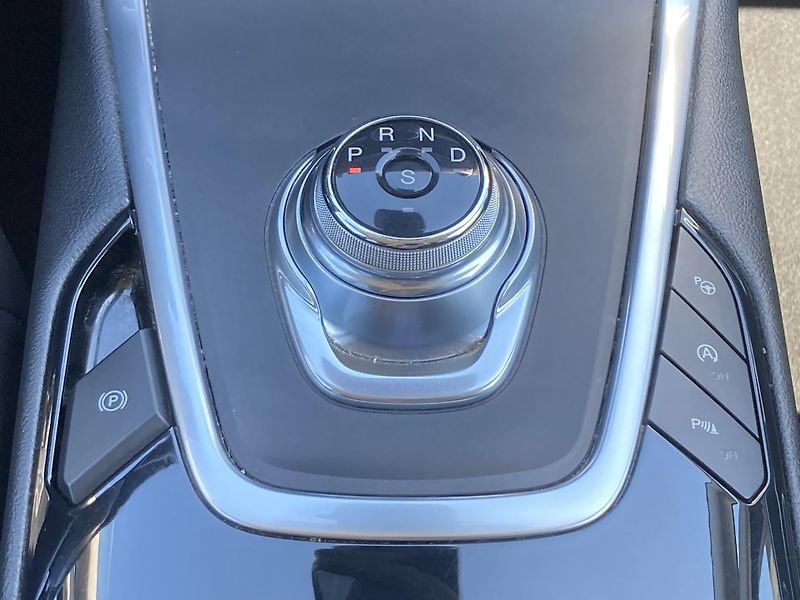 Ford S-MAX (2018) 2.0 TDCi Titanium, 7míst - fotka 18 z 42