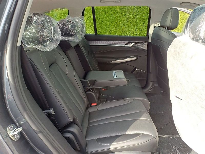 MG MGS9 Premium 1.5 TGI PHEV 220 kW - fotka 21 z 32