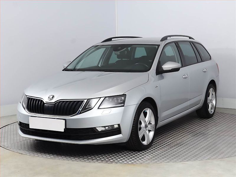 Škoda Octavia (2017) Ambition Plus 1.6 TDI, Navi - fotka 2 z 15