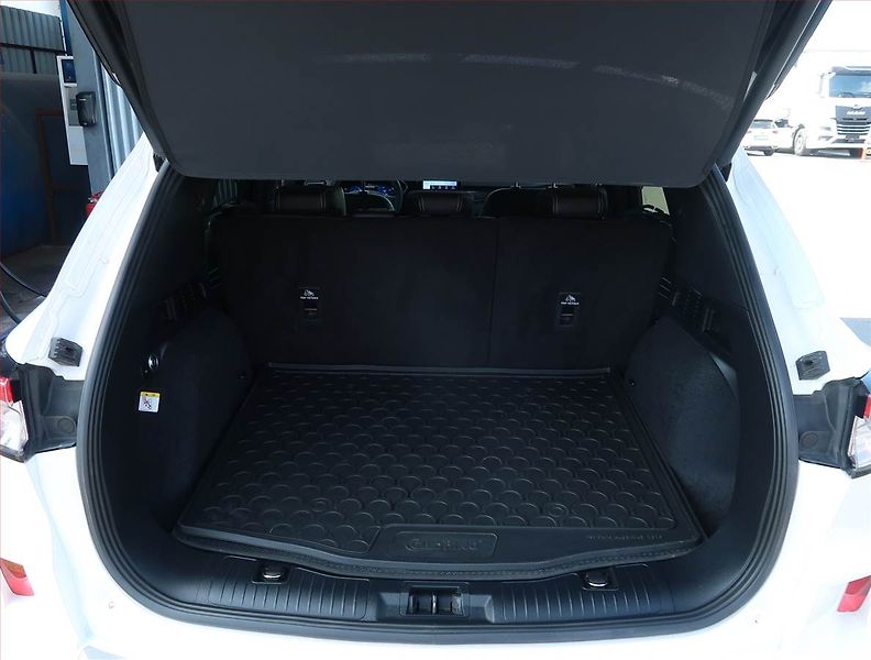 Ford Kuga (2023) Vignale 2.5 Hybrid - fotka 14 z 27