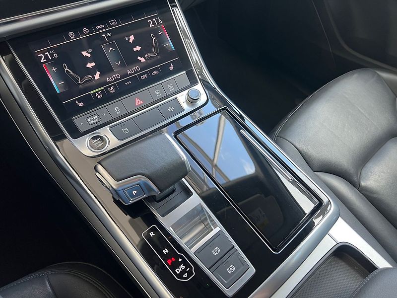 Audi Q7 S-line  45TDI 170kW - fotka 9 z 22