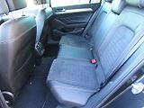 Volkswagen Passat (2022) 2.0 TDI DSG 147kW  MATRIX - náhled 24