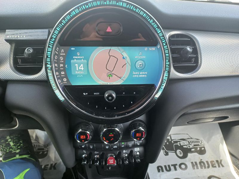 Mini Cooper (2021) 1.5i 100kW  - fotka 17 z 19