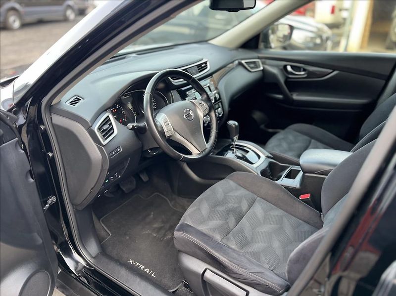 Nissan X-Trail 1,6 dCi  7-míst automat - fotka 11 z 38