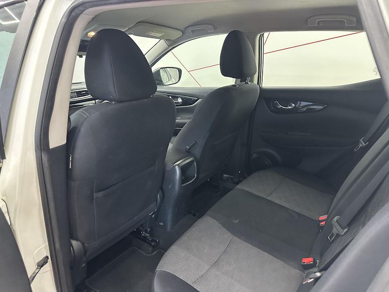 Nissan Qashqai (2016) 1.2 85kw*1. MAJ*CZ*NAVI*TEMPO. - fotka 13 z 17