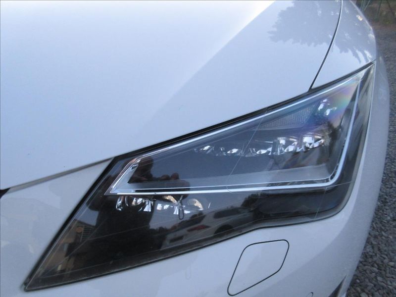 Seat Leon 1,4 TSI Led FR Top Stav - fotka 13 z 16
