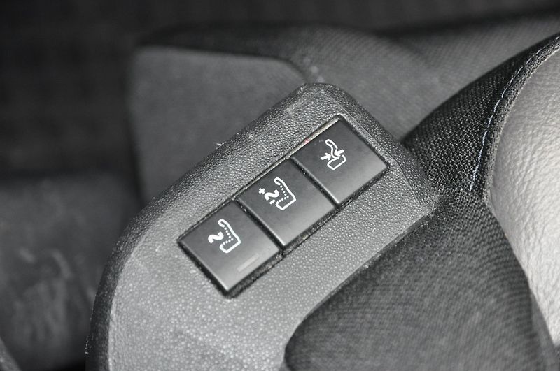 Citroën Grand C4 Picasso 1.6HDi 88kW Exclusive Automat - fotka 19 z 24