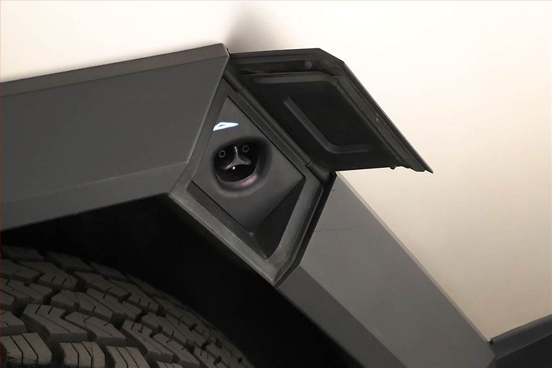 Tesla Cybertruck (2024) Dual Motor AWD - fotka 30 z 30