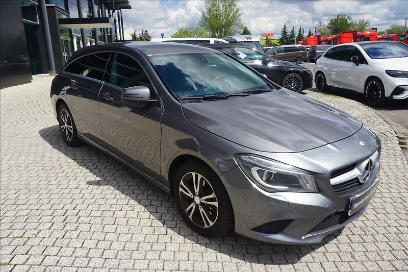 Mercedes-Benz CLA 1,6 180 Shooting Brake - fotografie inzerátu