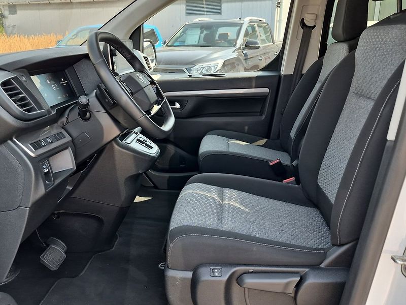 Toyota ProAce Verso Family 2.0D 130 kW 8 AT Family - fotka 11 z 29