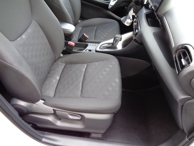 Mazda 2 Hybrid (2026) 1,5 AT Center-line, AKCE! - fotka 23 z 24