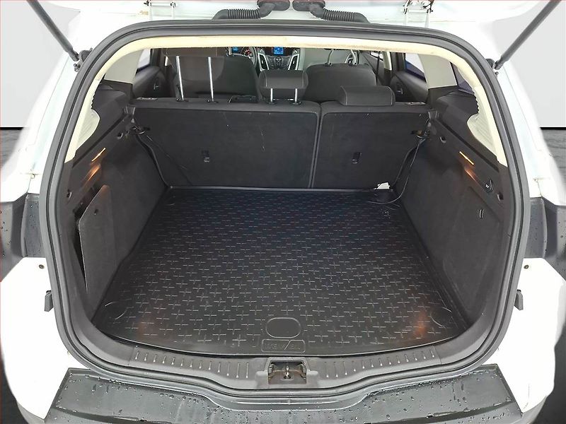 Ford Focus (2011) 1.6 TDCi, po STK, levný provoz - fotka 13 z 14