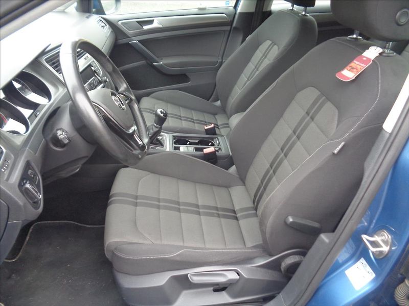 Volkswagen Golf 2,0   TDI - fotka 10 z 16