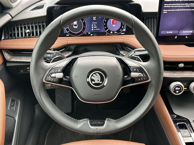 Škoda Superb (2024) 2.0 TSI 4x4 DSG L&K - fotka 6 z 45