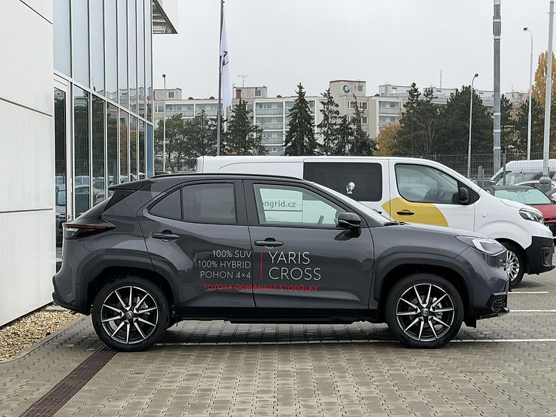 Toyota Yaris Cross (2026) GR SPORT+TECH AT 1,5 HEV 130k  - fotka 12 z 14
