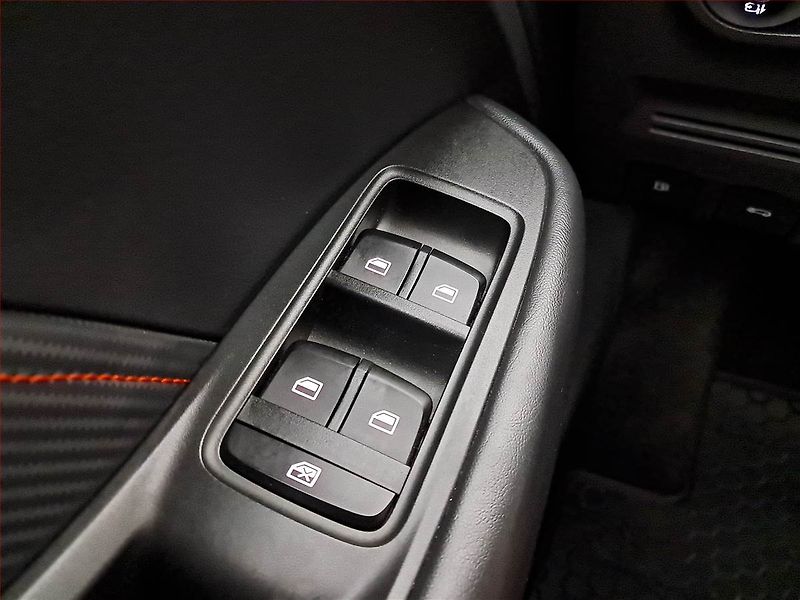 MG ZS (2023) Exclusive 1.0 Turbo, Automat - fotka 16 z 19