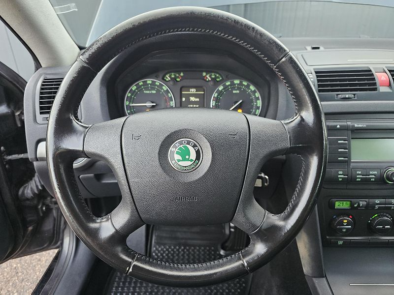 Škoda Octavia 1.9 TDI 77kW,KŮŽE,VÝHŘEVY - fotka 14 z 43