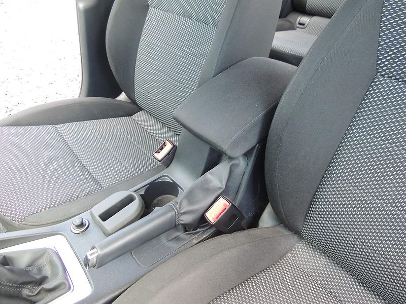Škoda Octavia (2016) 1.6TDi,81kw,AMB,ČR,2.majitel - fotka 23 z 42