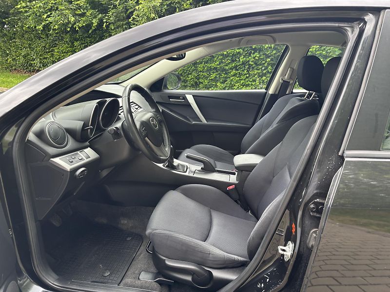Mazda 3 1.6 90th Anniversary - fotka 18 z 29