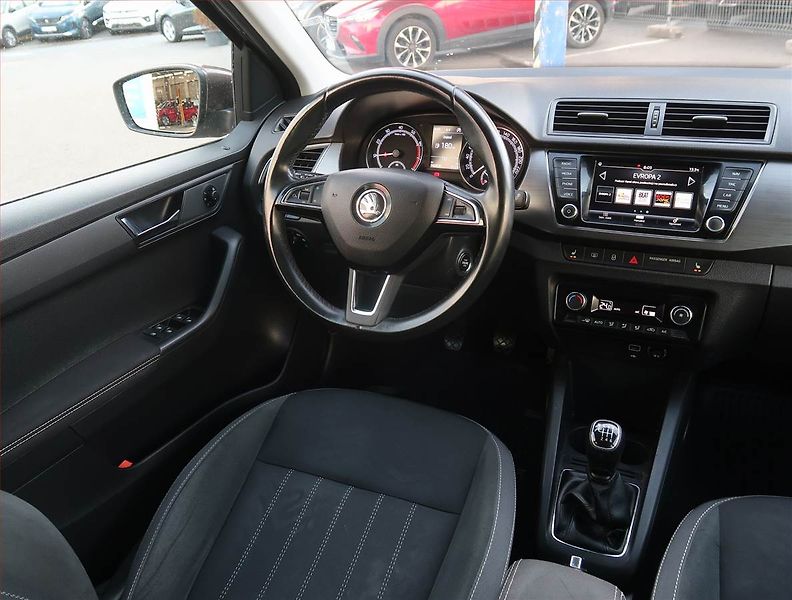 Škoda Fabia (2019) Style Plus 1.0 TSI, Serv.kniha - fotka 7 z 23